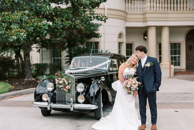 Houston wedding limousine with stylish and comfortable ride for couples