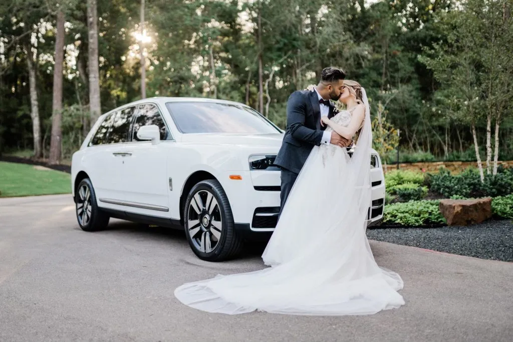 Elite Town Car Services wedding limo fleet in Houston featuring Cadillac, Mercedes, Escalade, and stretch limousines